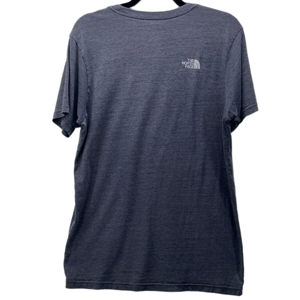 The North Face Mens‎ Slim Fit Shirt M Basic Essential Soft Worn-in Hiking Travel
